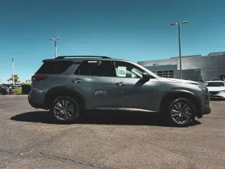Nissan Pathfinder 2024 SV 4dr SUV