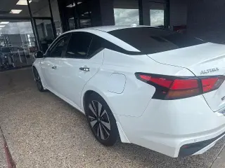 Nissan Altima 2021 2.5 SV 4dr Sedan