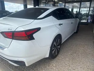 Nissan Altima 2021 2.5 SV 4dr Sedan