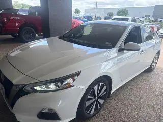 Nissan Altima 2021 2.5 SV 4dr Sedan