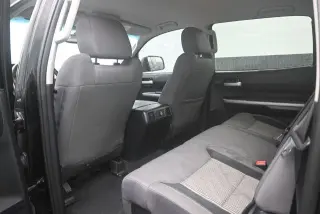 Toyota Tundra 2017 4x4 SR5 4dr CrewMax Cab Pickup SB (5.7L V8 FFV)