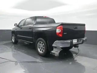 Toyota Tundra 2017 4x4 SR5 4dr CrewMax Cab Pickup SB (5.7L V8 FFV)