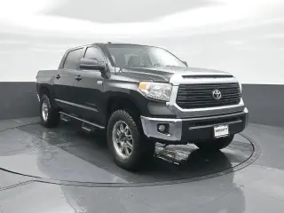 Toyota Tundra 2017 4x4 SR5 4dr CrewMax Cab Pickup SB (5.7L V8 FFV)