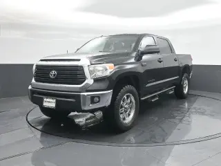 Toyota Tundra 2017 4x4 SR5 4dr CrewMax Cab Pickup SB (5.7L V8 FFV)