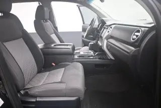 Toyota Tundra 2017 4x4 SR5 4dr CrewMax Cab Pickup SB (5.7L V8 FFV)