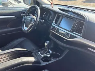 Toyota Highlander 2018 AWD SE 4dr SUV