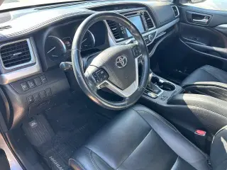 Toyota Highlander 2018 AWD SE 4dr SUV