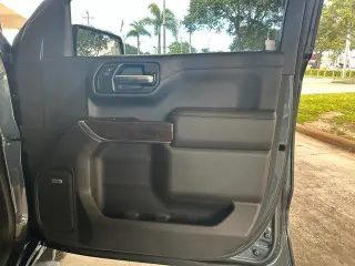 GMC Sierra 1500 2019 4x2 SLT 4dr Crew Cab 5.8 ft. SB
