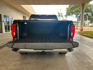GMC Sierra 1500 2019 4x2 SLT 4dr Crew Cab 5.8 ft. SB