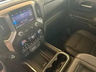 GMC Sierra 1500 2019 4x2 SLT 4dr Crew Cab 5.8 ft. SB