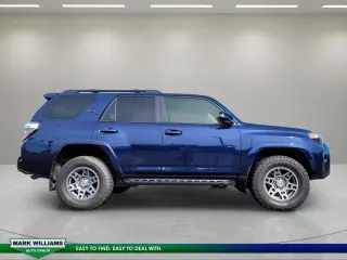 Toyota 4Runner 2019 4x4 SR5 4dr SUV