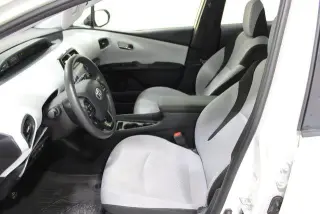 Toyota Prius 2019 AWD LE AWD-e 4dr Hatchback
