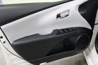 Toyota Prius 2019 AWD LE AWD-e 4dr Hatchback