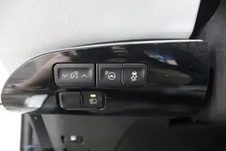 Toyota Prius 2019 AWD LE AWD-e 4dr Hatchback