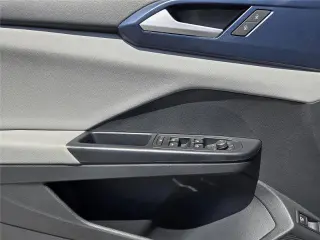 Volkswagen Taos 2023 SE 4dr SUV