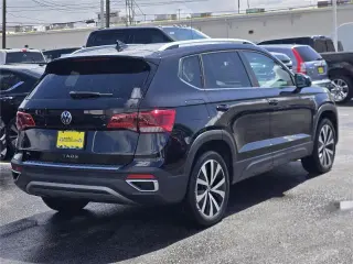 Volkswagen Taos 2023 SE 4dr SUV