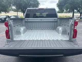 Chevrolet Silverado 1500 2025 4x2 Custom 4dr Crew Cab 5.8 ft. SB