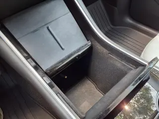 Tesla Model Y 2020 AWD Long Range 4dr Crossover