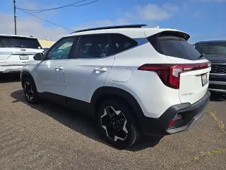 Kia Seltos 2024 EX 4dr SUV