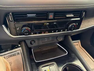 Nissan Rogue 2025 AWD Platinum 4dr Crossover