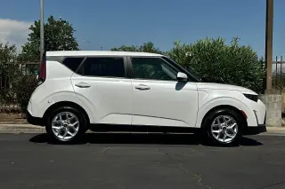 Kia Soul 2023 S 4dr Crossover