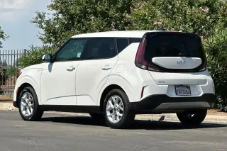 Kia Soul 2023 S 4dr Crossover