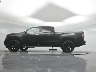GMC Canyon 2022 4x4 Denali 4dr Crew Cab 5 ft. SB