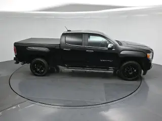 GMC Canyon 2022 4x4 Denali 4dr Crew Cab 5 ft. SB
