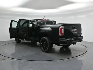 GMC Canyon 2022 4x4 Denali 4dr Crew Cab 5 ft. SB