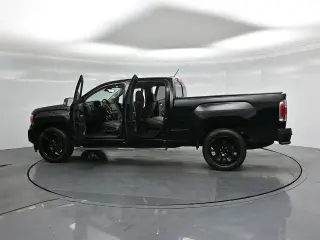 GMC Canyon 2022 4x4 Denali 4dr Crew Cab 5 ft. SB