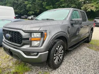 Ford F-150 2023 4x2 XL 4dr SuperCrew 5.5 ft. SB
