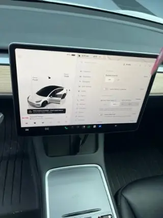 Tesla Model 3 2023 4dr Sedan