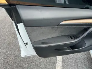 Tesla Model 3 2023 4dr Sedan