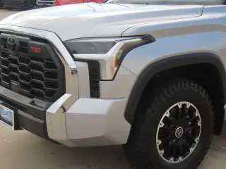 Toyota Tundra 2024 4x4 SR5 4dr CrewMax Cab Pickup SB