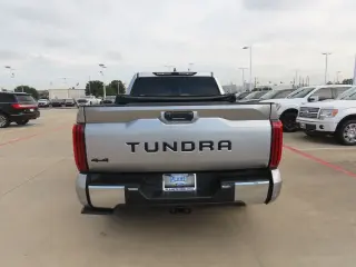 Toyota Tundra 2024 4x4 SR5 4dr CrewMax Cab Pickup SB