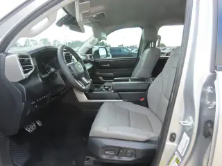 Toyota Tundra 2024 4x4 SR5 4dr CrewMax Cab Pickup SB