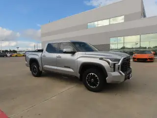 Toyota Tundra 2024 4x4 SR5 4dr CrewMax Cab Pickup SB