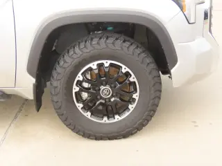 Toyota Tundra 2024 4x4 SR5 4dr CrewMax Cab Pickup SB
