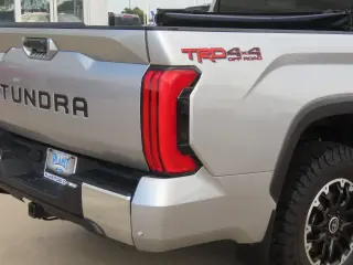 Toyota Tundra 2024 4x4 SR5 4dr CrewMax Cab Pickup SB