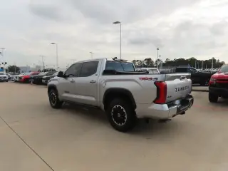 Toyota Tundra 2024 4x4 SR5 4dr CrewMax Cab Pickup SB
