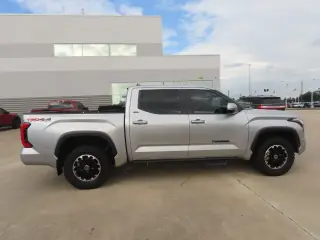 Toyota Tundra 2024 4x4 SR5 4dr CrewMax Cab Pickup SB
