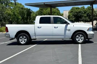 Ram 1500 Classic 2021 4x2 SLT 4dr Crew Cab 5.5 ft. SB Pickup