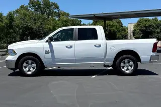 Ram 1500 Classic 2021 4x2 SLT 4dr Crew Cab 5.5 ft. SB Pickup