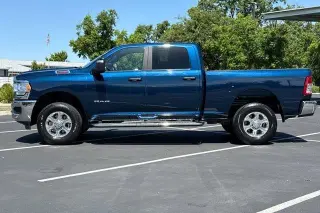 Ram 2500 2024 4x4 Big Horn 4dr Crew Cab 6.3 ft. SB Pickup
