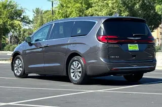 Chrysler Pacifica Hybrid 2022 Touring L 4dr Mini-Van