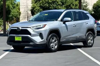 Toyota RAV4 2024 XLE 4dr SUV