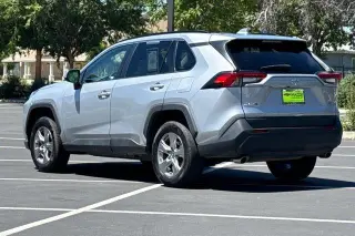 Toyota RAV4 2024 XLE 4dr SUV