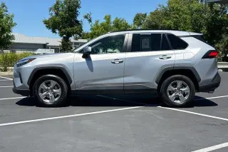 Toyota RAV4 2024 XLE 4dr SUV