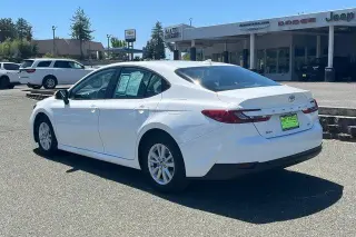 Toyota Camry 2025 SE 4dr Sedan