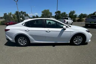 Toyota Camry 2025 SE 4dr Sedan
